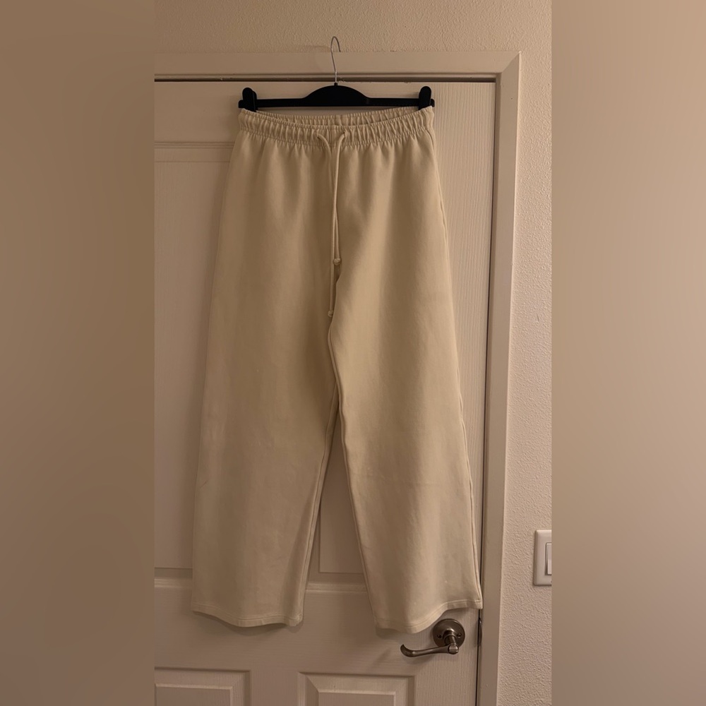 Zara women’s Cream Joggers